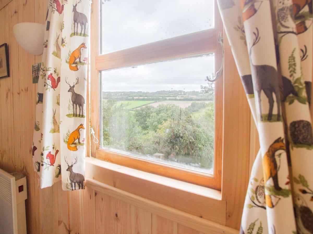 Hill View Holiday Home With Garden Тонтон Экстерьер фото
