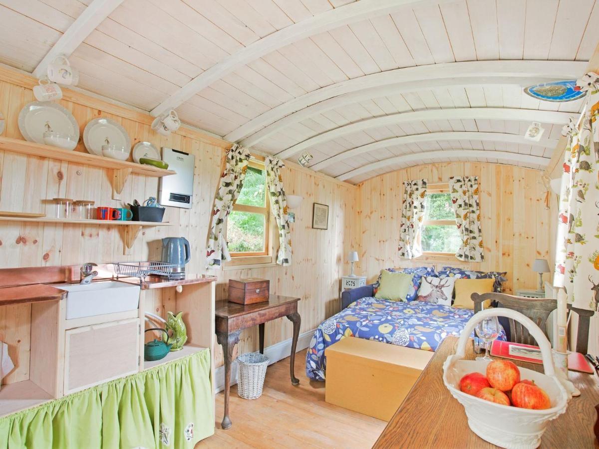 Hill View Holiday Home With Garden Тонтон Номер фото